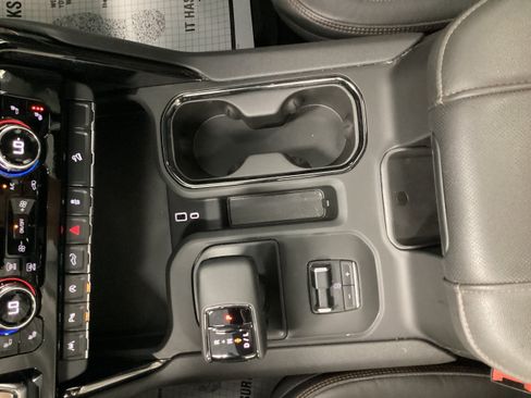 Used 2024 GMC Sierra 1500 AT4 w/ AT4 Premium Package AWD/4WD image 33