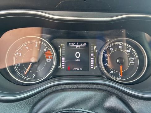 Used 2019 Jeep Cherokee Latitude w/ Popular Appearance Group image 29