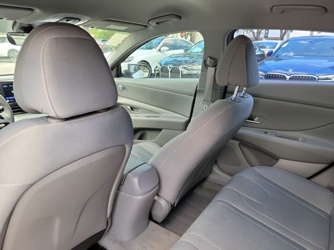 Used 2021 Hyundai Elantra SEL FWD image 8