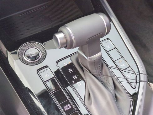 New 2025 Kia Niro EX Touring image 13