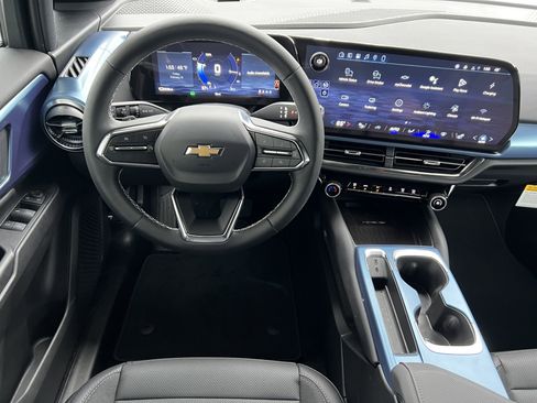 New 2026 Chevrolet Equinox EV LT image 32