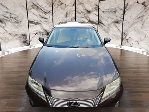 Used 2013 Lexus ES 350 w/ Premium Pkg FWD image 4