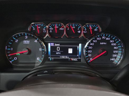 Used 2018 Chevrolet Suburban Premier AWD/4WD image 20