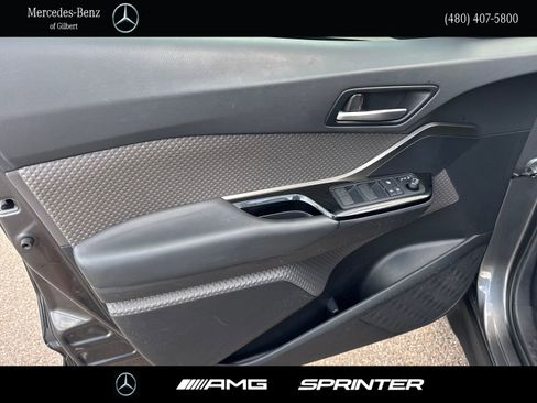 Used 2022 Toyota C-HR Limited image 11