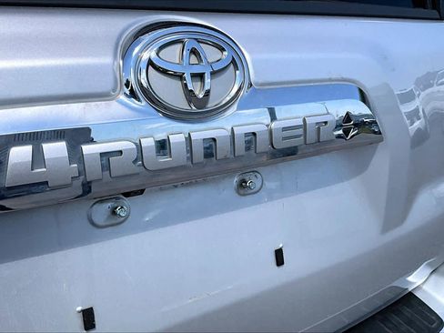 Used 2012 Toyota 4Runner Limited AWD/4WD image 31