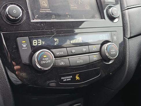 Used 2019 Nissan Rogue SV AWD/4WD image 23