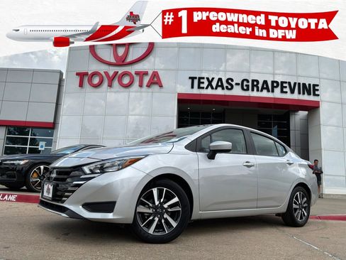 Used 2025 Nissan Versa SV FWD image 1