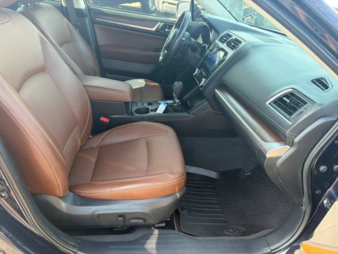 Used 2018 Subaru Outback 3.6R Touring AWD/4WD image 33