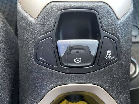 Used 2017 Jeep Renegade Limited AWD/4WD image 33