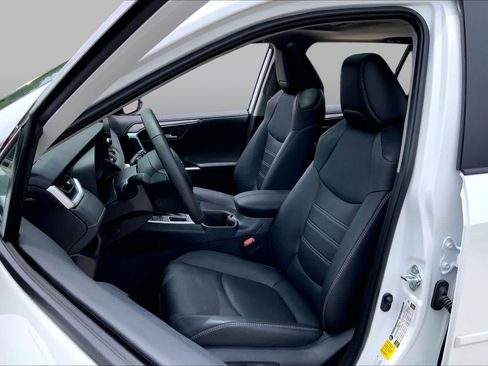 Used 2025 Toyota RAV4 Limited FWD image 8