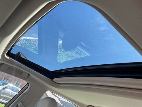 Used 2020 Toyota Avalon XLE w/ Moonroof Package image 20