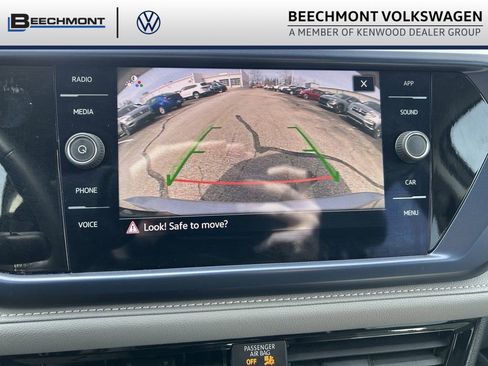 Used 2024 Volkswagen Taos SE FWD image 13