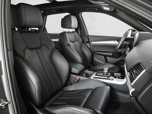 Used 2025 Audi Q5 2.0T Premium image 22