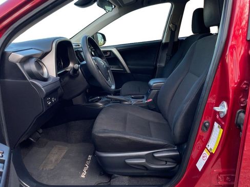 Used 2017 Toyota RAV4 LE image 12