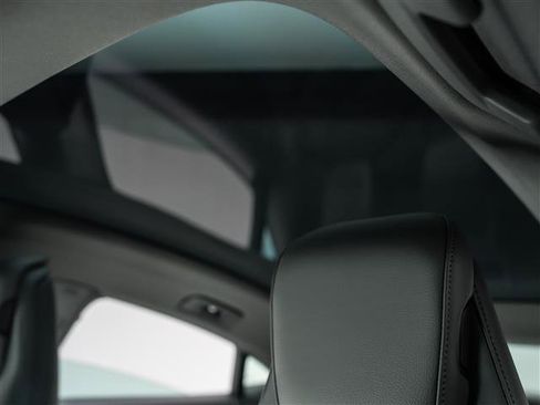 Used 2024 Porsche Taycan Base image 17