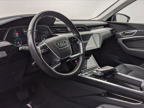 Used 2023 Audi e-tron Premium image 24