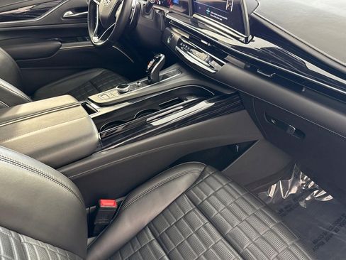 Used 2023 Cadillac Escalade ESV V AWD/4WD image 33