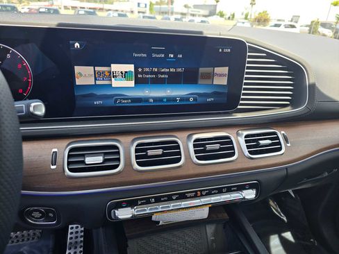 New 2026 Mercedes-Benz GLS 450 4MATIC image 28