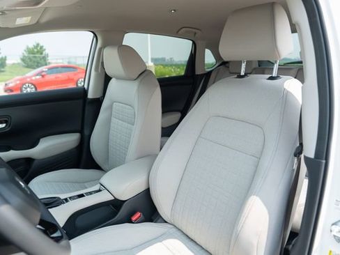 New 2026 Honda HR-V LX image 15