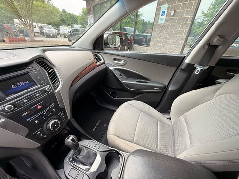 Used 2017 Hyundai Santa Fe Sport FWD image 15