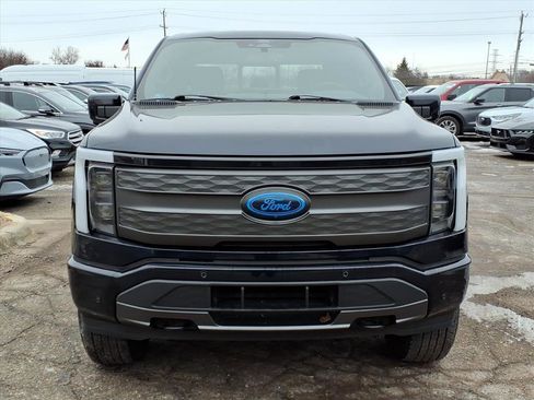 Used 2022 Ford F150 Lightning Lariat image 8