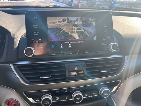 Used 2018 Honda Accord LX image 9