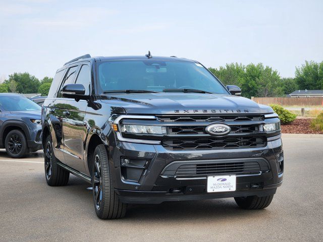 Used 2024 Ford Expedition Limited AWD/4WD image 4