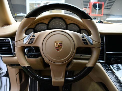 Used 2016 Porsche Panamera 4 AWD/4WD image 18