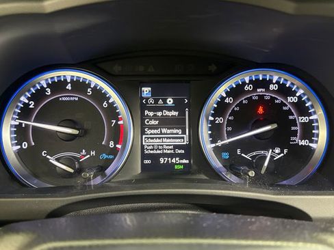 Used 2019 Toyota Highlander XLE AWD/4WD image 31