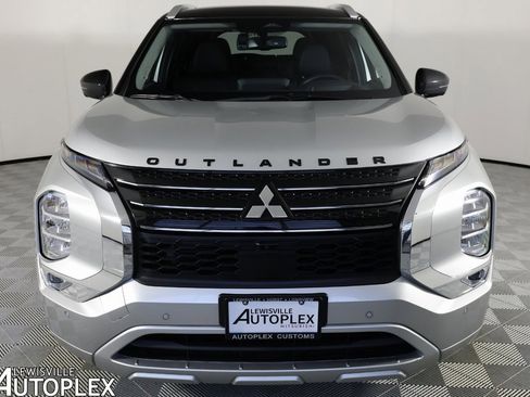 Used 2024 Mitsubishi Outlander SEL image 2