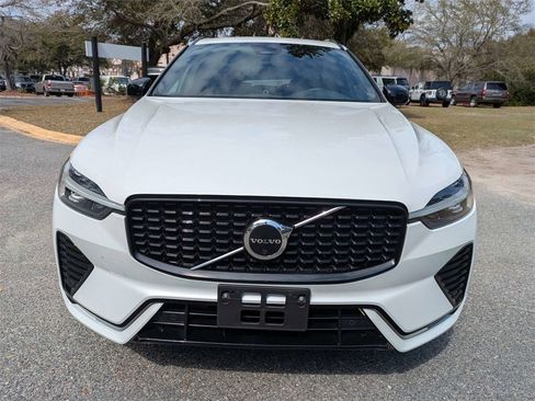 Used 2023 Volvo XC60 B5 Plus image 9