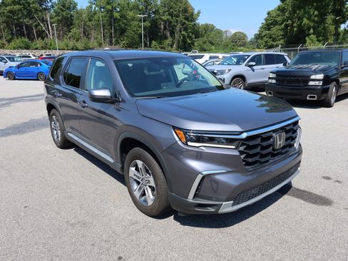 Certified 2025 Honda Pilot EX-L image 2