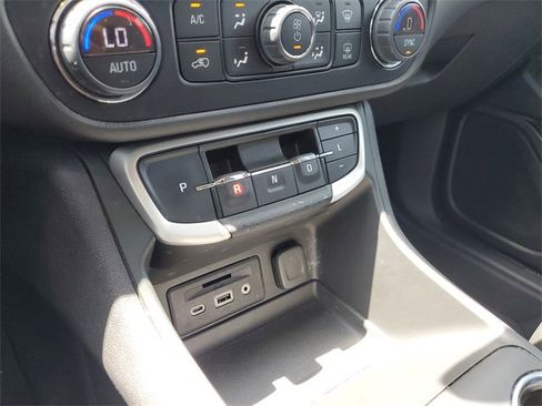 Certified 2022 GMC Terrain SLT w/ Tech Package image 30