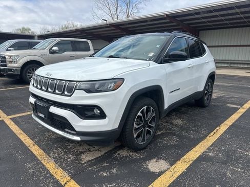 Used 2022 Jeep Compass Limited image 17