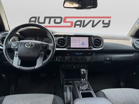 Used 2022 Toyota Tacoma TRD Sport w/ Technology Package AWD/4WD image 17