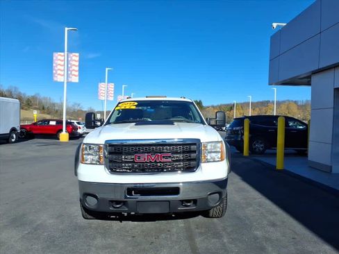Used 2014 GMC Sierra 2500 W/T w/ Snow Plow Prep Package image 2