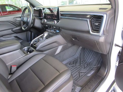 Used 2023 GMC Canyon Elevation w/ Elevation Premium Package AWD/4WD image 36
