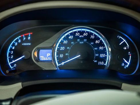 Used 2012 Toyota Sienna Limited w/ Premium Pkg FWD image 18