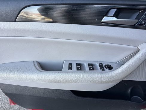 Used 2018 Hyundai Sonata Limited image 19