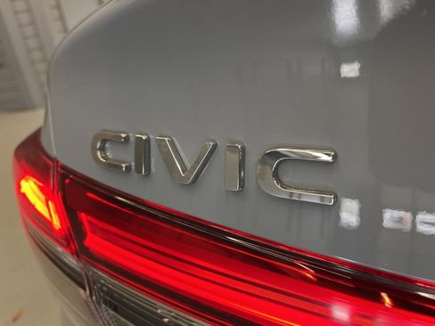 Used 2023 Honda Civic Sport image 30