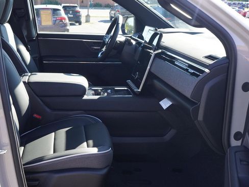 New 2026 GMC Sierra EV Elevation image 29