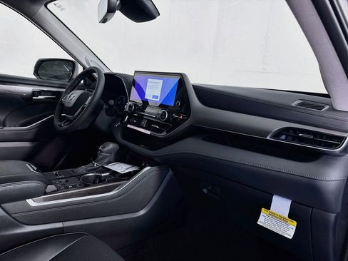 New 2026 Toyota Highlander Limited AWD/4WD image 30