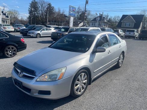 Used 2007 Honda Accord EX image 2