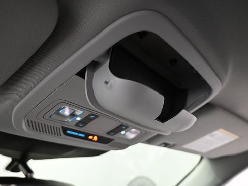 Used 2022 Ford Explorer XLT w/ Equipment Group 202A image 26