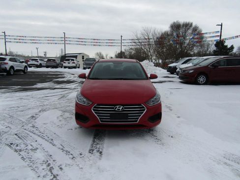 Used 2022 Hyundai Accent SE image 2