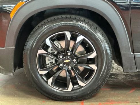 Used 2021 Chevrolet TrailBlazer LT w/ Convenience Package FWD image 32