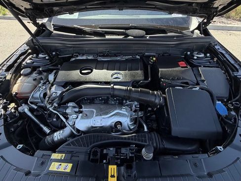 Used 2023 Mercedes-Benz GLB 250 image 34