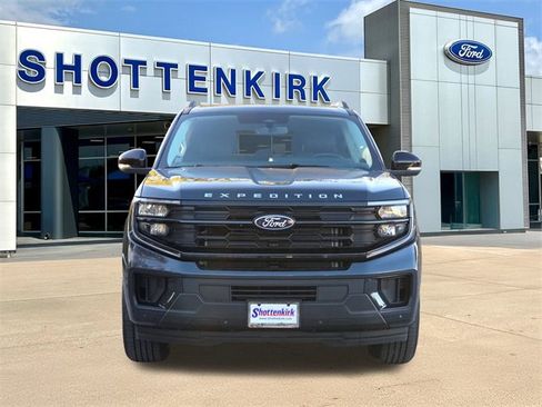 New 2025 Ford Expedition Active image 2
