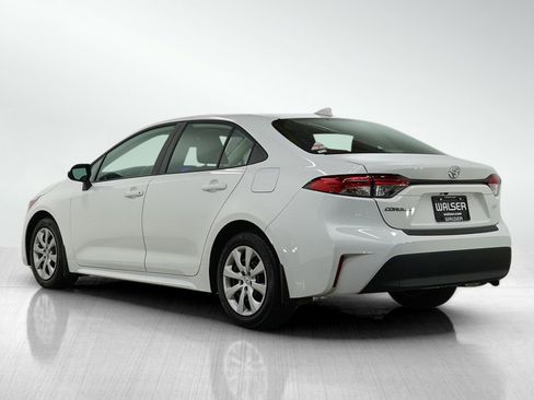 Used 2025 Toyota Corolla LE FWD image 5