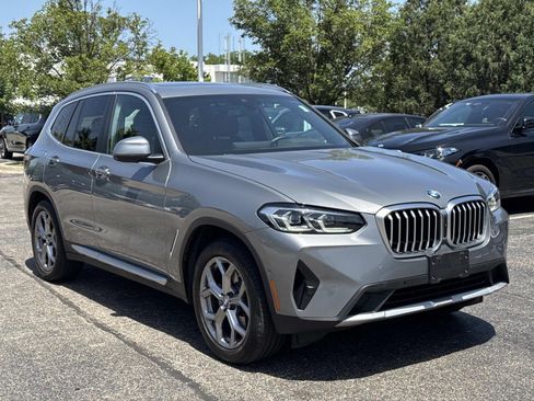 Used 2024 BMW X3 xDrive30i w/ Premium Package AWD/4WD image 3